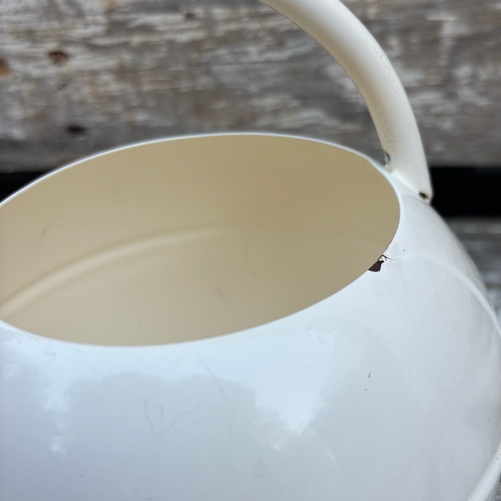 Smith & Hawken metal watering can - Picture 3 of 11